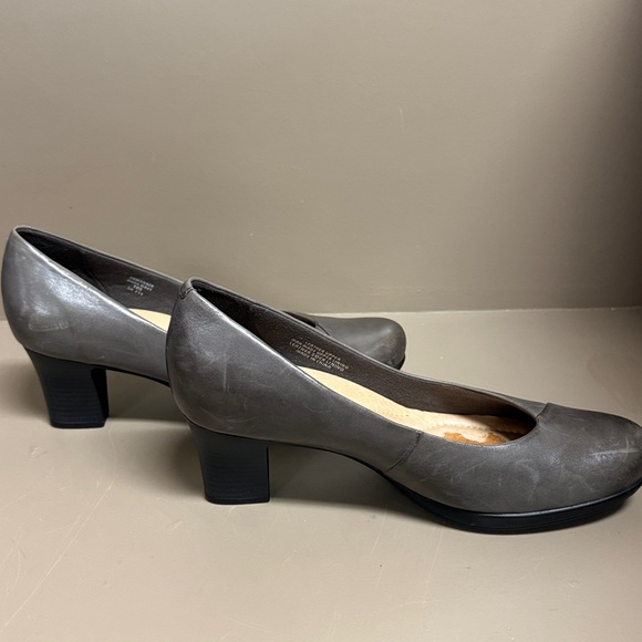 EARTH Tamarack Pewter Women's Pumps, 10, EUC, Office Wear, Classic, Elegant - Picture 7 of 8